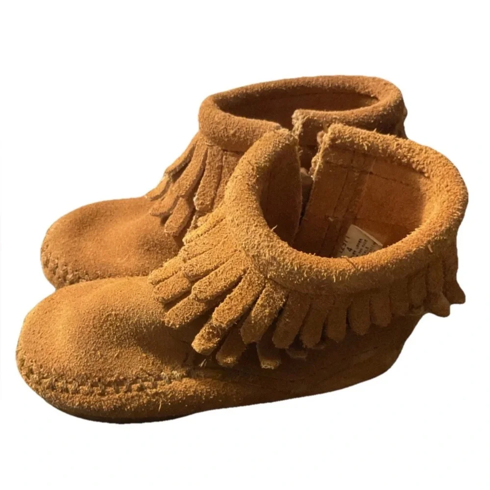 MINNETONKA Moccasin Brown Suede Zip Top Fringe Rubber Sole Unisex Toddler 4